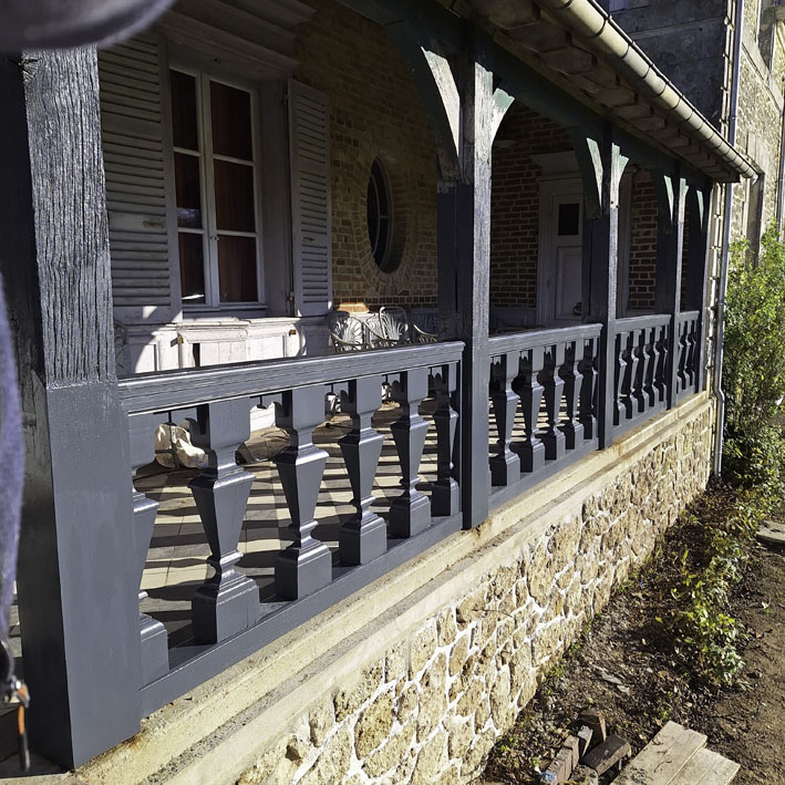 Restauration de la balustrade de la terrasse d&rsquo;un château
